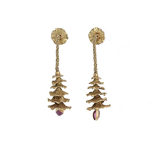 Lot 158 - A pair of pink sapphire ear pendants