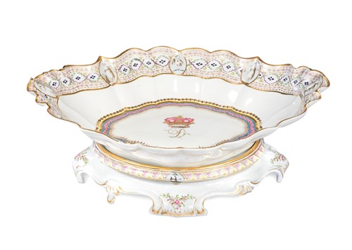 Lot 420 - An important Caughley centrepiece and stand from the Marquess of Donegal service, circa 1793