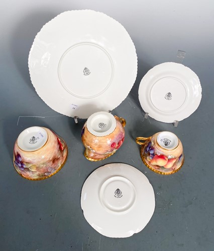 Lot 563 - A Royal Worcester tea service, circa 1950