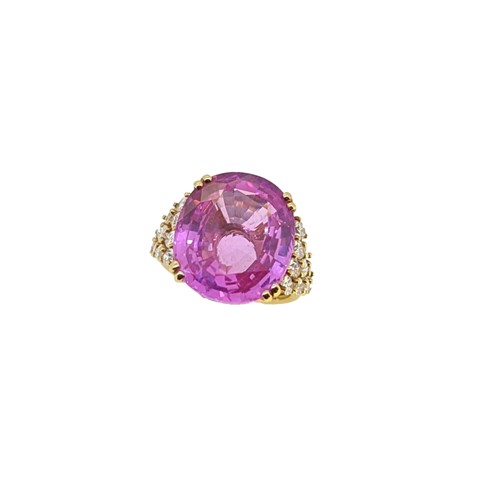 Lot 296 - An 18ct gold pink sapphire and diamond ring