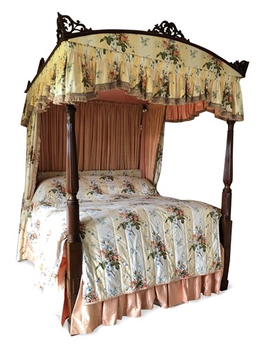 Lot 617 - A Regency style mahogany tester bed
