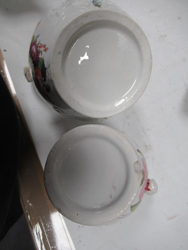 Lot 66 - Decorative jugs and animal ornaments including...