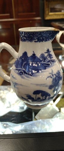 Lot 66 - Decorative jugs and animal ornaments including...