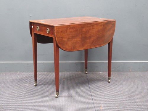 Lot 902 - A 19th century crossbanded mahogany pembroke...