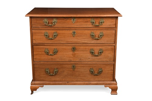 Lot 776 - A George III mahogany chest of drawers