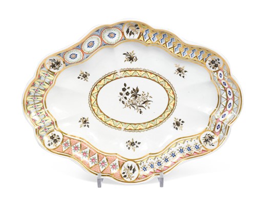 Lot 410 - A Chamberlain Worcester dessert dish, circa 1796