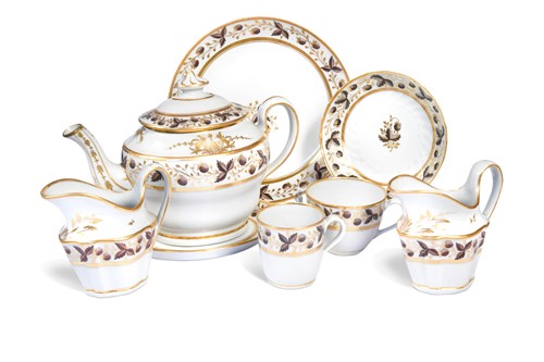 Lot 427 - A New Hall part tea and coffee service, circa 1800