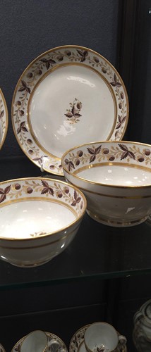 Lot 427 - A New Hall part tea and coffee service, circa 1800