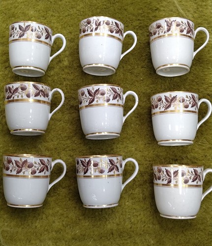 Lot 427 - A New Hall part tea and coffee service, circa 1800
