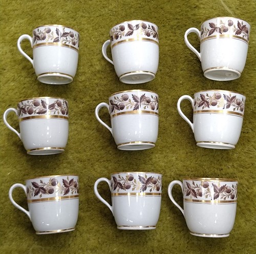 Lot 427 - A New Hall part tea and coffee service, circa 1800