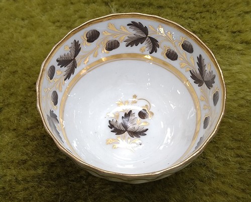 Lot 427 - A New Hall part tea and coffee service, circa 1800