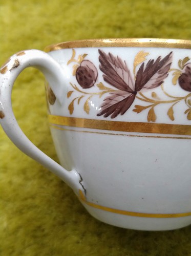 Lot 427 - A New Hall part tea and coffee service, circa 1800