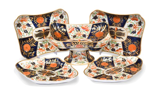 Lot 457 - An English porcelain imari dessert service, circa 1810