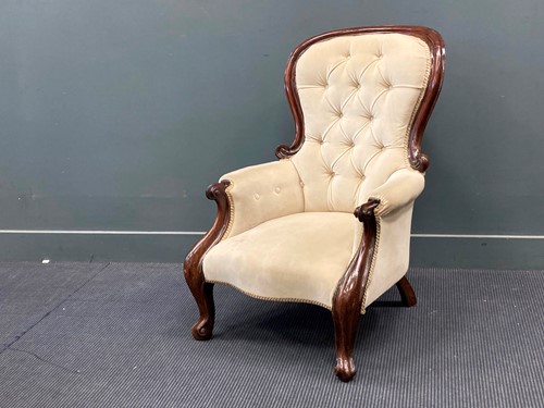 Lot 764 - A Victorian button back armchair 98 x 70 x 81cm