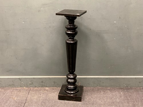 Lot 787 - A Victorian ebonised pedestal 98 x 26.5 x 26cm