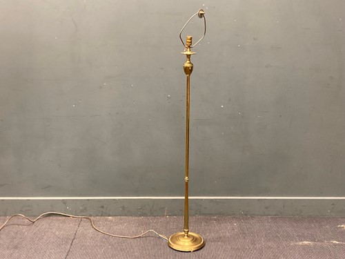 Lot 695 - A 20th century brass floor standing lamp 135 x...