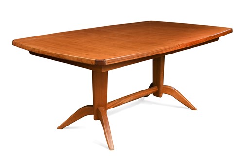 Lot 276 - A Gordon Russell mahogany and Bombay rosewood dining table