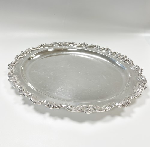 Lot 616 - A Victorian silver meat platter