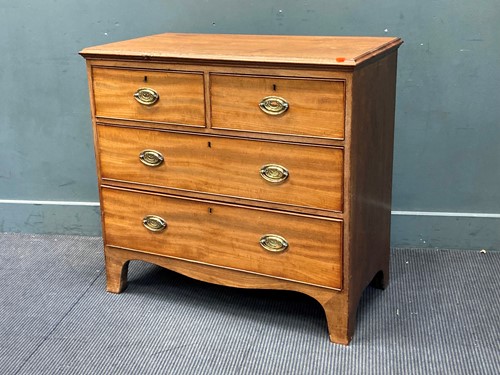Lot 859 - A 19th century mahogany chest of drawers 84 x...