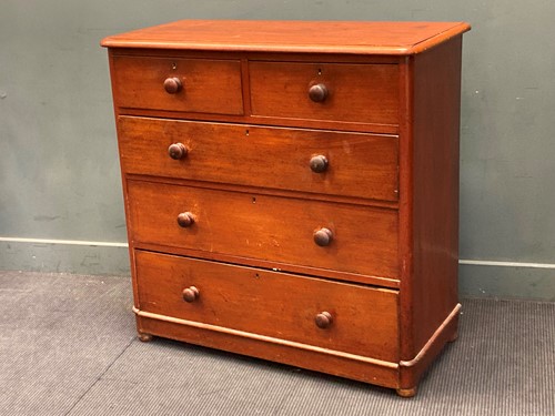 Lot 793 - A Victorian mahogany chest of drawers 106 x...