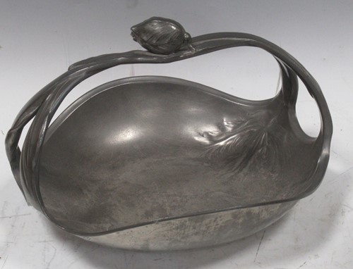 Lot 138 - Hugo Leven for Kayserzinn, an Art Nouveau pewter basket, pattern no. 4349