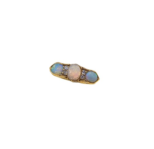 Lot 186 - An Edwardian 18ct gold opal and diamond ring