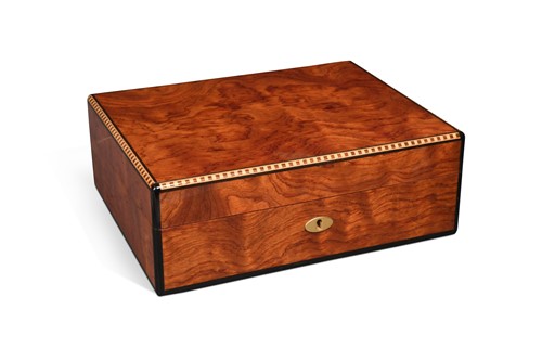 Lot 829 - A Dunhill humidor