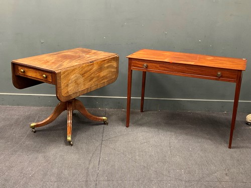 Lot 821 - A Regency mahogany pembroke table (72 x 90.5 x...
