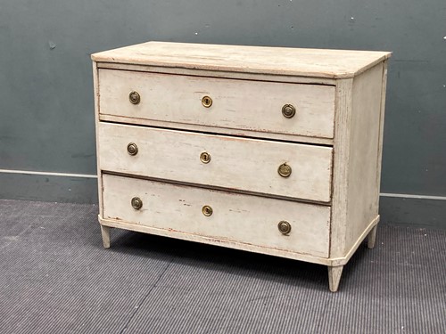 Lot 846 - A 20th century French grey painted pine chest...