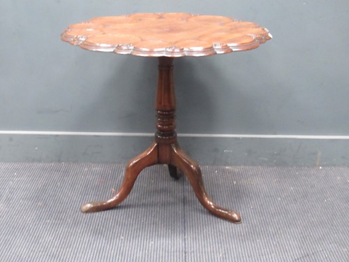 Lot 888 - A 19th century mahogany supper table with...