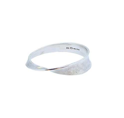 Lot 2 - Vivianna Torun for Georg Jensen - A Mobius silver bangle