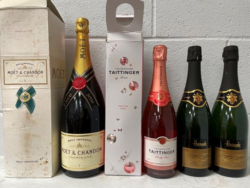 Lot 916 - Champagne Moet & Chandon Brut Imperiale 2000