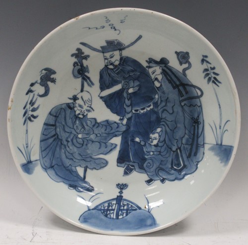 Lot 13 - A Chinese Kangxi-style blue and white shallow...