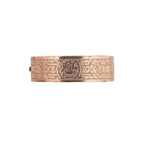 Lot 172 - A half engraved hinged bangle