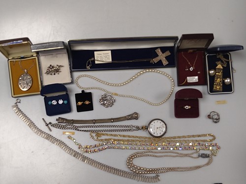 Lot 292 - A collection of costume and silver jewellery,...