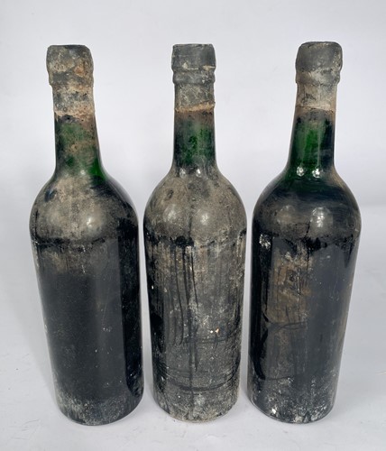Lot 1016 - Warre's Vintage Port 1966
