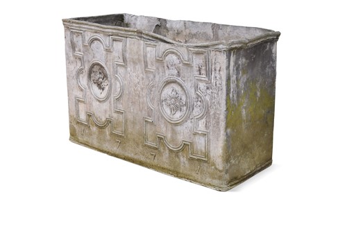 Lot 848 - A lead garden cistern, late 18th century