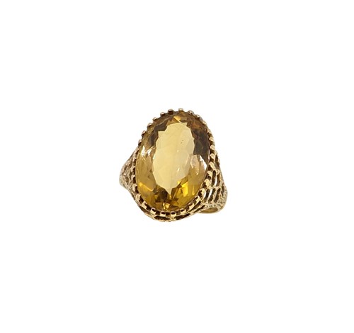 Lot 19 - A late 20th century 9ct gold citrine dress ring