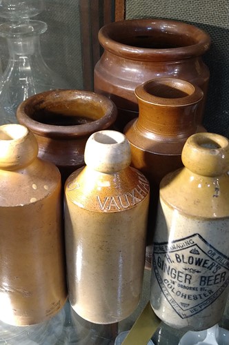 Lot 20 - Miscellaneous collection of ceramics, to...