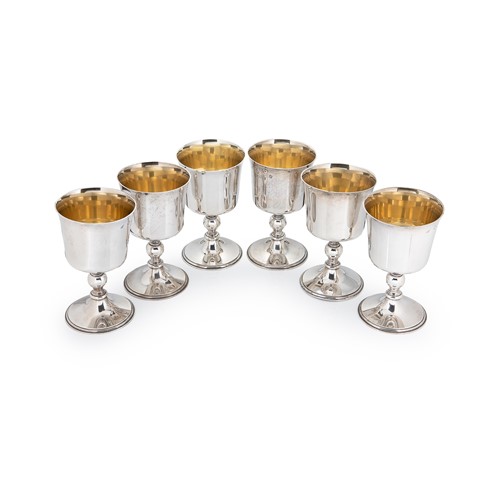 Lot 666 - A set of 6 Elizabeth II silver goblets