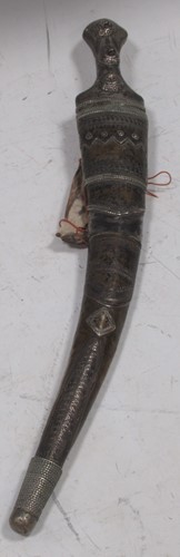 Lot 137 - A late 19th century Yemeni Jambiya dagger and...