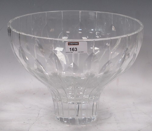 Lot 163 - A Stuart Crystal 'Luxton' bowl, 19 x 26cm