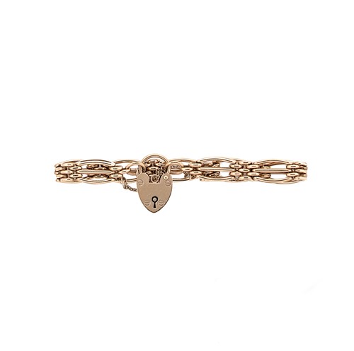 Lot 32 - A late 20th century 9ct gold bracelet