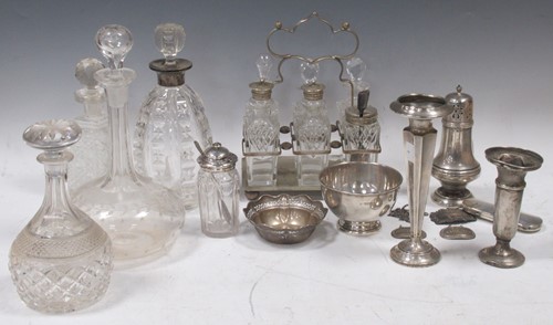 Lot 335 - A collection of silverware including caster, 2...