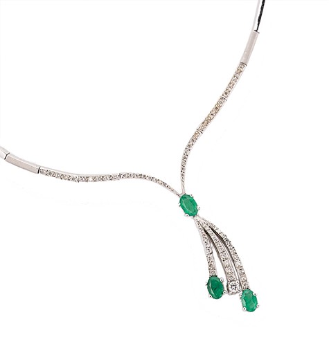 Lot 217 - An emerald and diamond collarette style necklace