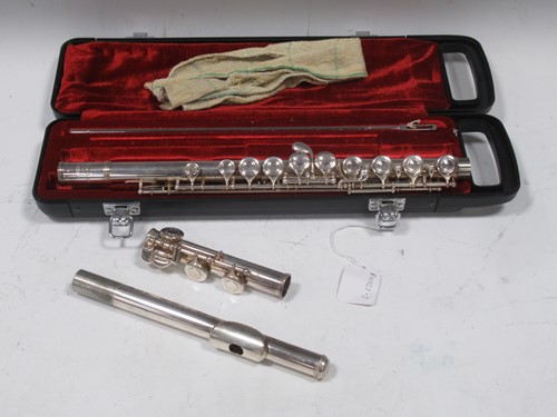 Lot 61 - Yamaha YFL211S silver plated flute, serial no....