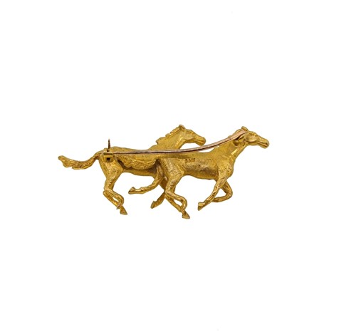 Lot 254 - Alabaster & Wilson - a 9ct gold horse brooch