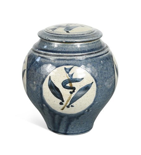 Lot 56 - Stefanie Newton, a studio pottery lidded jar