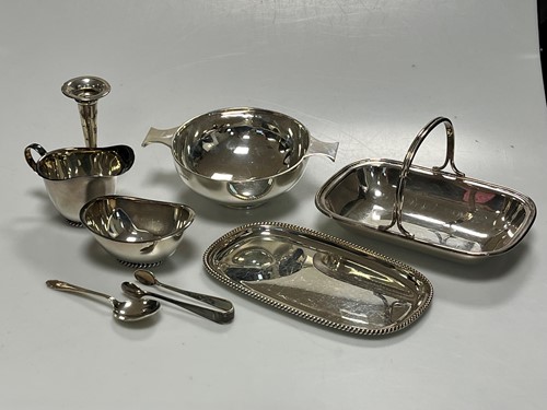 Lot 309 - A silver quaich, spoon and tongs (191.6g /...