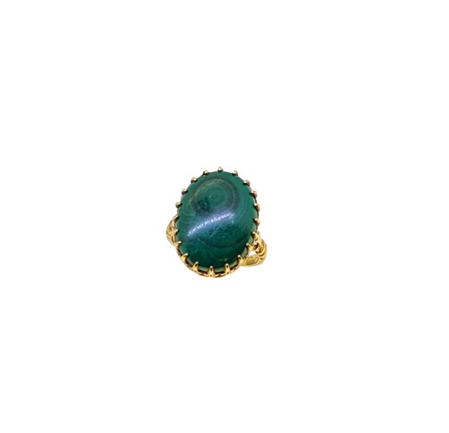 Lot 118 - A malachite dress ring